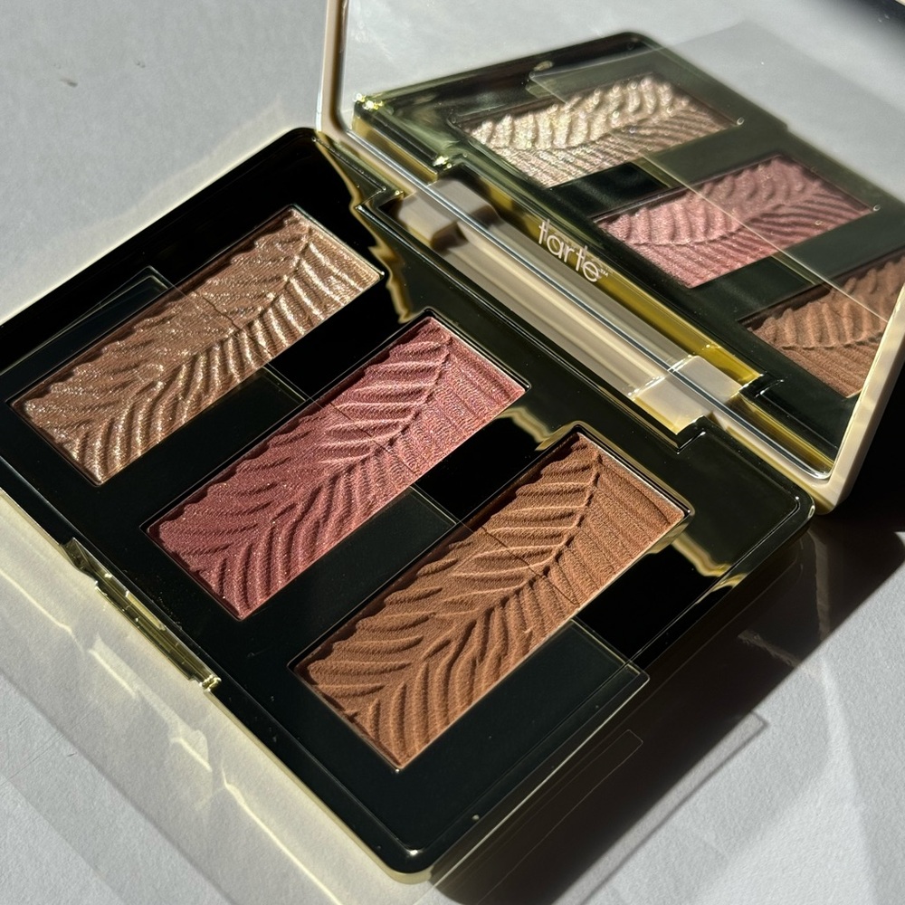 Tarte “Glamazon” Amazonian Clay face palette